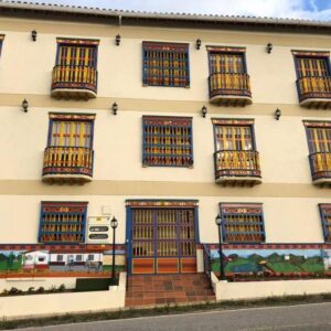 Avverato Apartahotel Guatapé